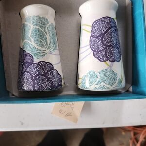 Poppies salt and Pepper shakers